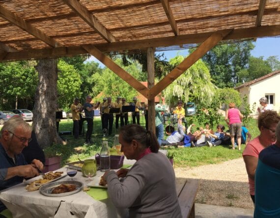 Repas à la Ferme et Musée du Pruneau