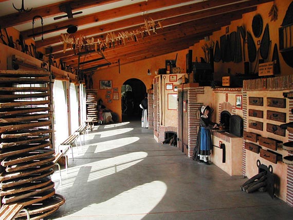 Musée du pruneau à Lafitte sur Lot prés d'Agen