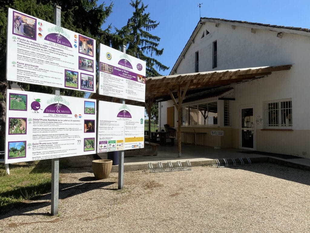 Accueil de la Ferme et Musée du Pruneau